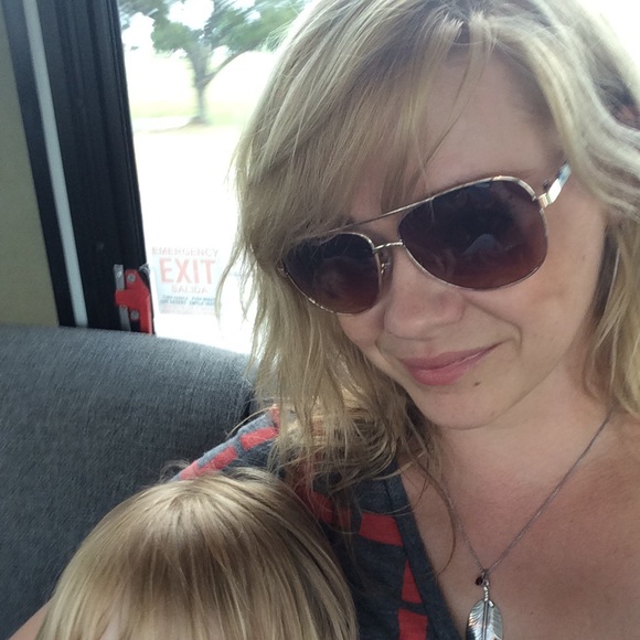 Meet your Posher, Heather - Picture 1 of 1